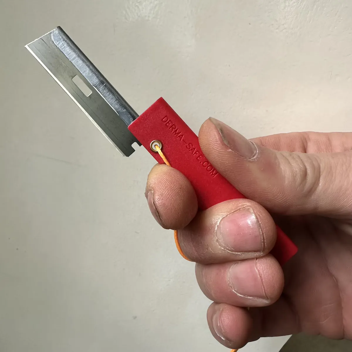 Derma-safe Folding Utility Razor - mesje - Afbeelding 2